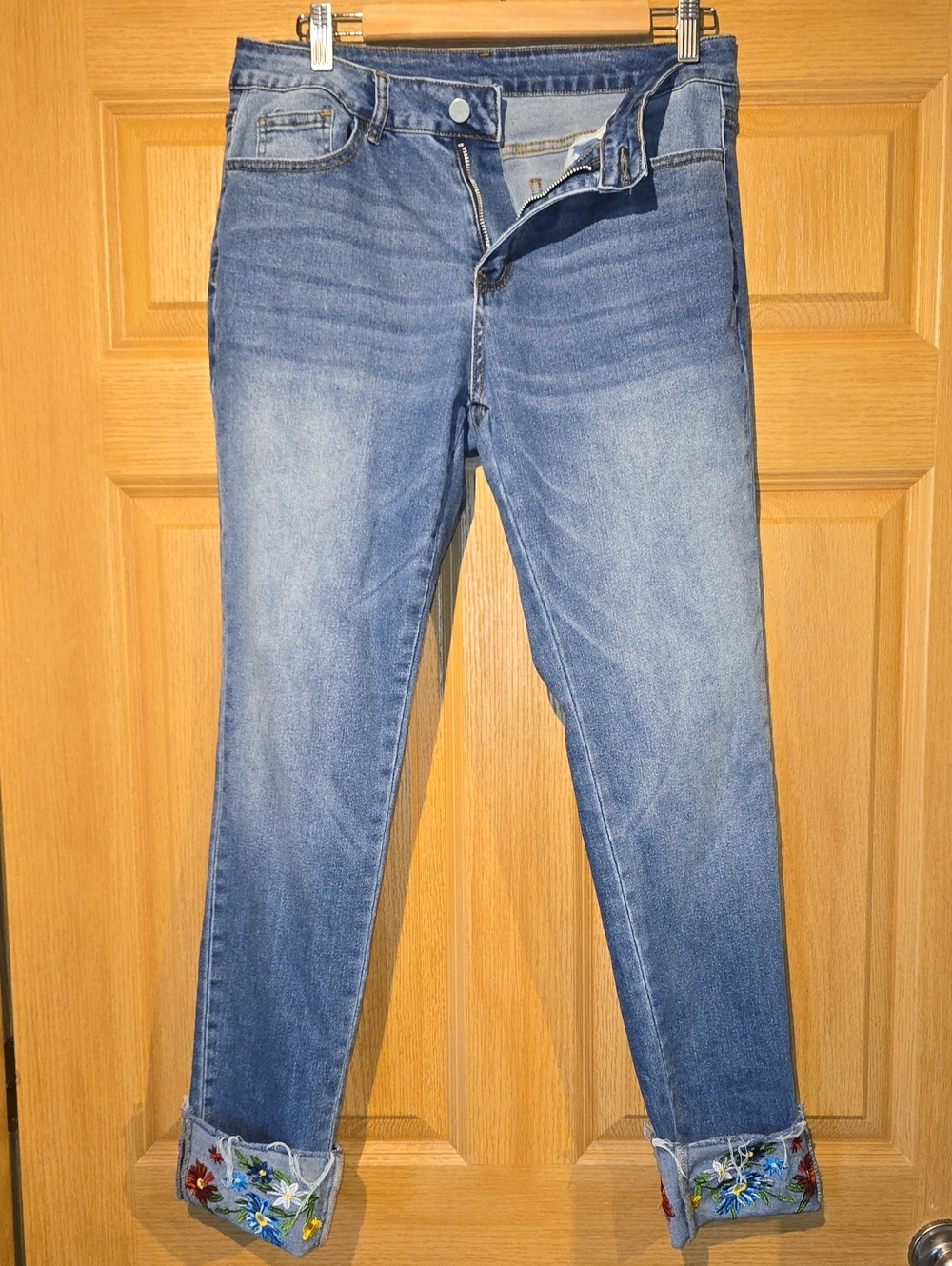 Embroidered Cuff Mid-Rise Blue Women's Jeans